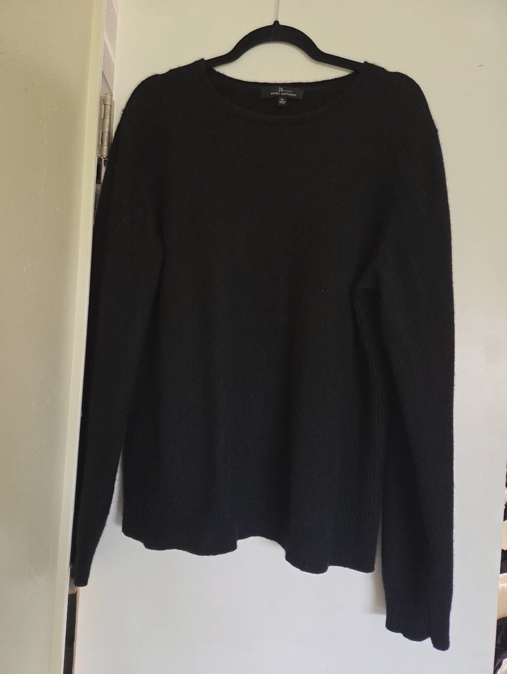 Marc Anthony Black 100% Cashmere Pullover Sweater